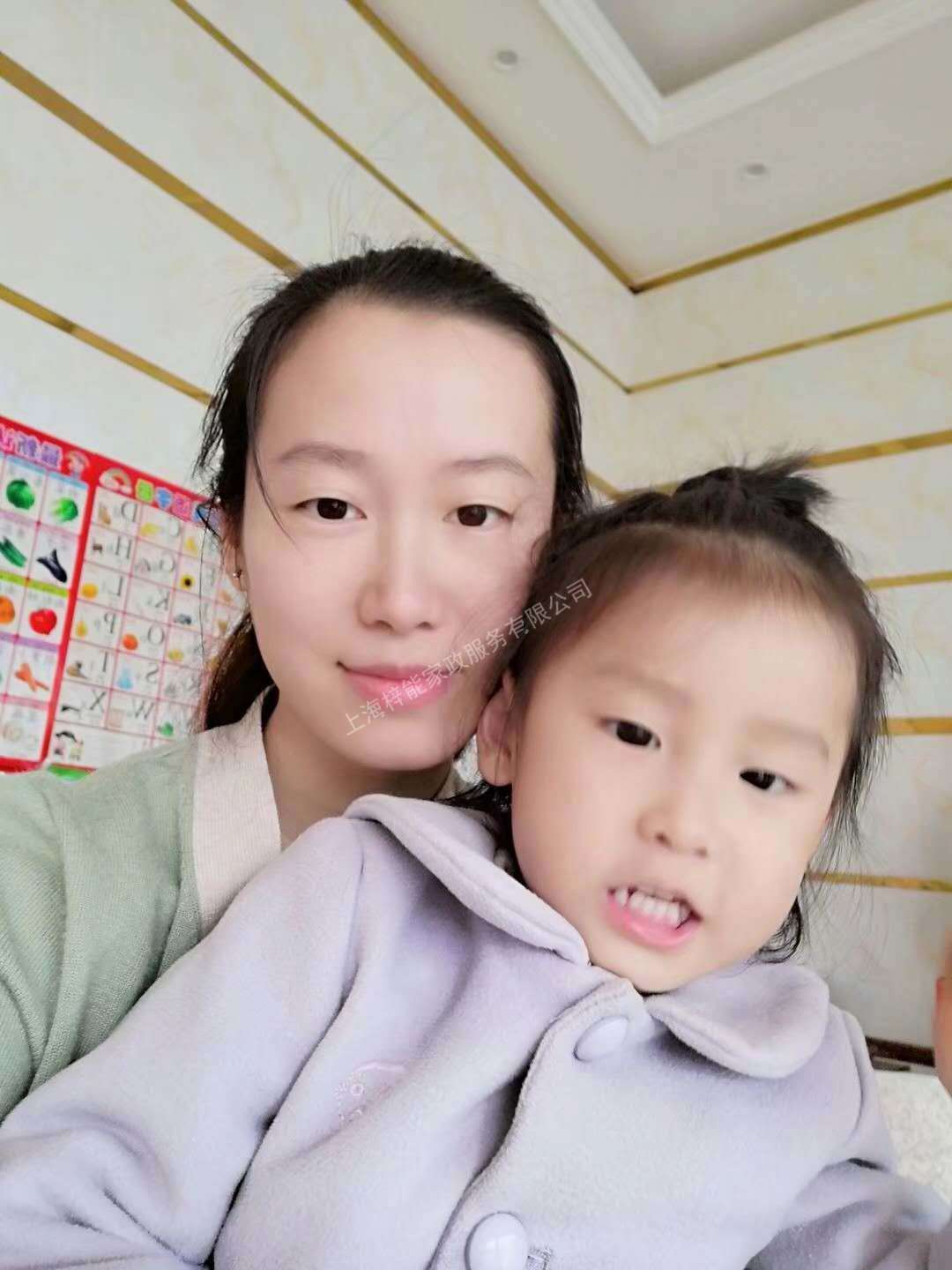 年輕漂亮的優(yōu)秀育兒嫂阿姨待聘歡迎選用